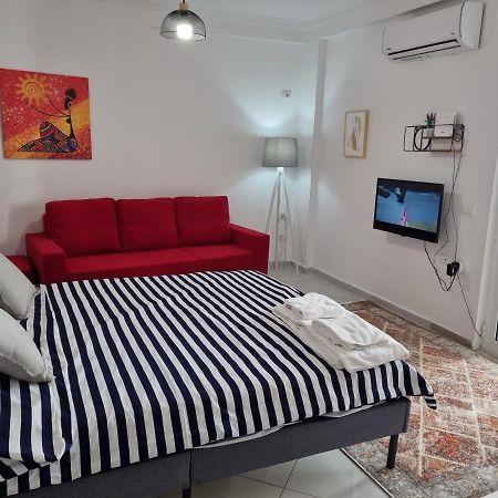 Апартаменти New Modern Studio In Central Тирана Екстер'єр фото