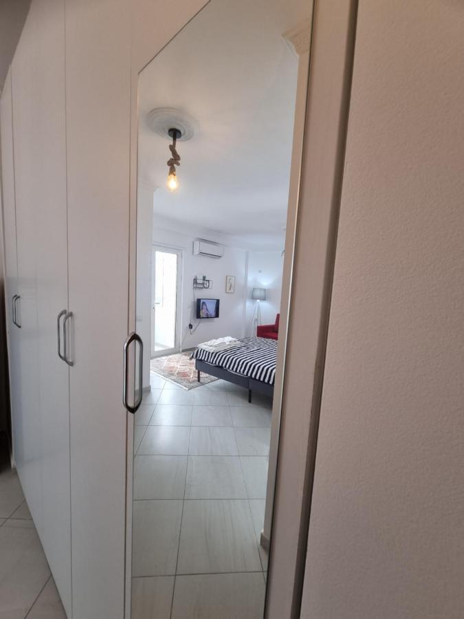 Апартаменти New Modern Studio In Central Тирана Екстер'єр фото